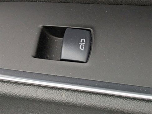 Used 2025 GMC Sierra 1500 SLT image 35