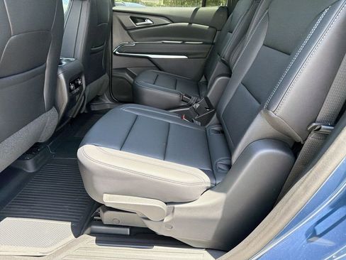 New 2026 Chevrolet Traverse LT w/ Sun and Wheel Package FWD image 17