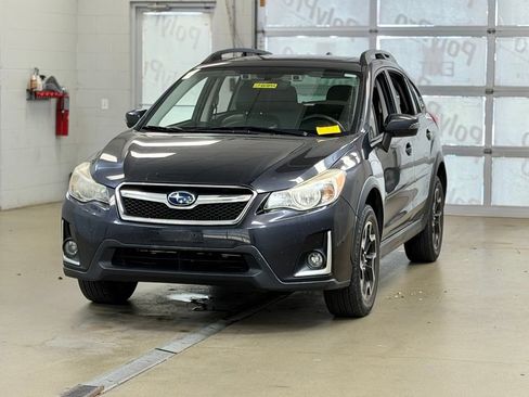 Used 2017 Subaru Crosstrek 2.0i Limited AWD/4WD image 3