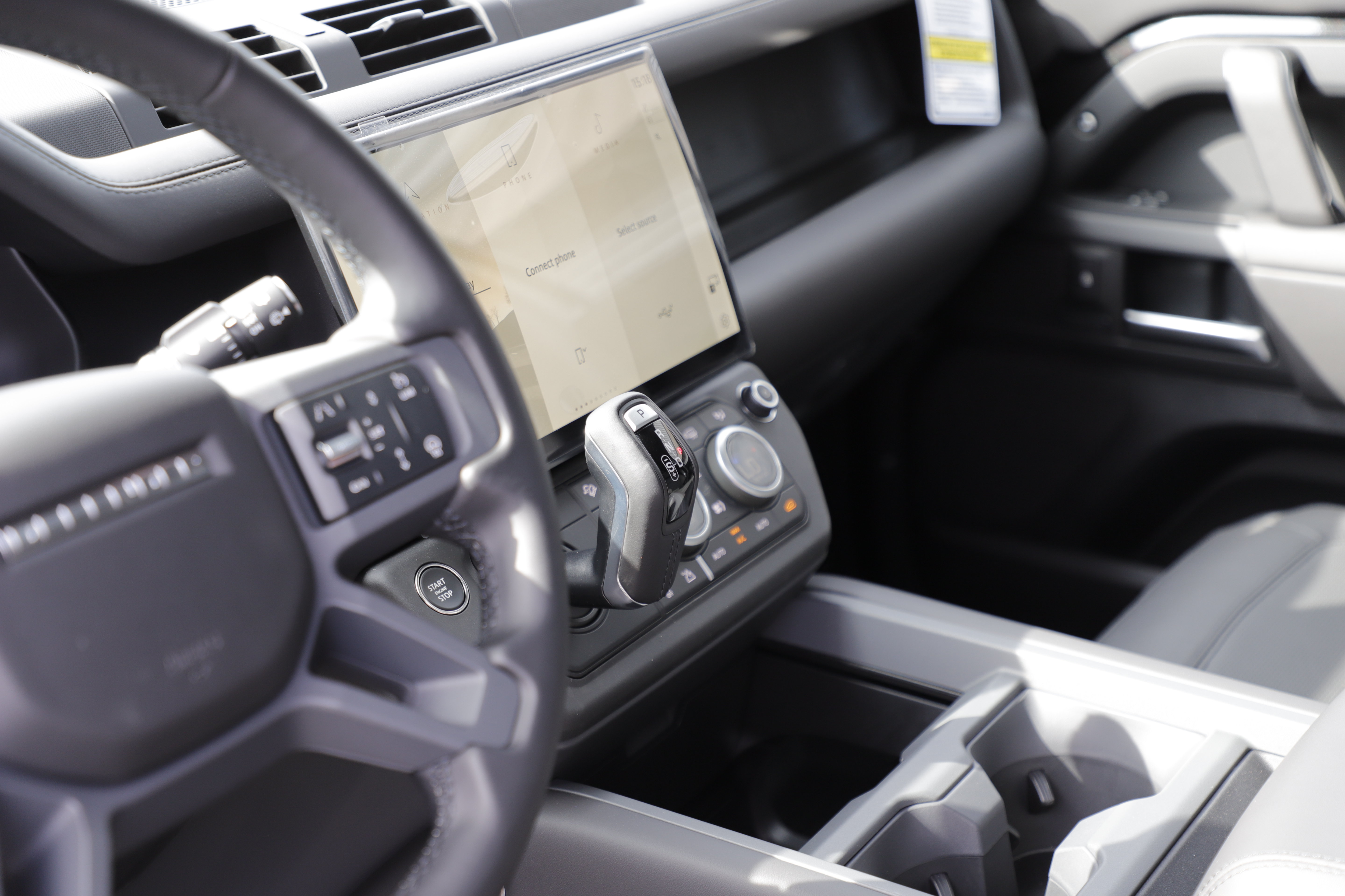 New 2026 Land Rover Defender 110 X-Dynamic SE AWD/4WD image 17