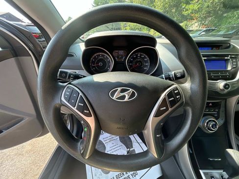Used 2013 Hyundai Elantra GLS w/ Preferred Pkg image 22