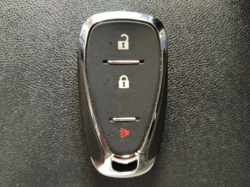 Used 2021 Chevrolet Equinox LS image 32