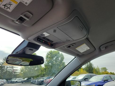 Used 2024 Chevrolet Equinox LT image 30