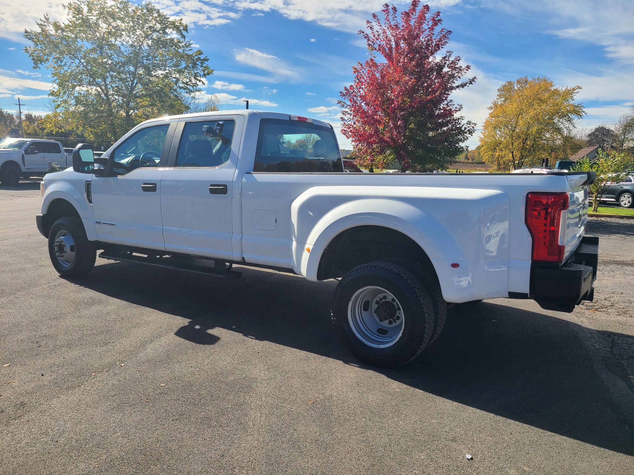 Used 2017 Ford F350 XL w/ Snow Plow/Camper Package AWD/4WD image 5