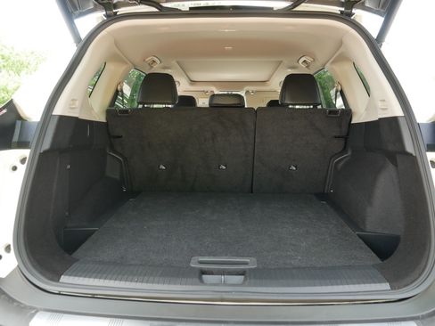 Certified 2023 Nissan Rogue SV w/ SV Premium B Package AWD/4WD image 18