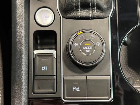 Used 2023 Volkswagen Atlas SE w/ Panoramic Sunroof Package AWD/4WD image 33