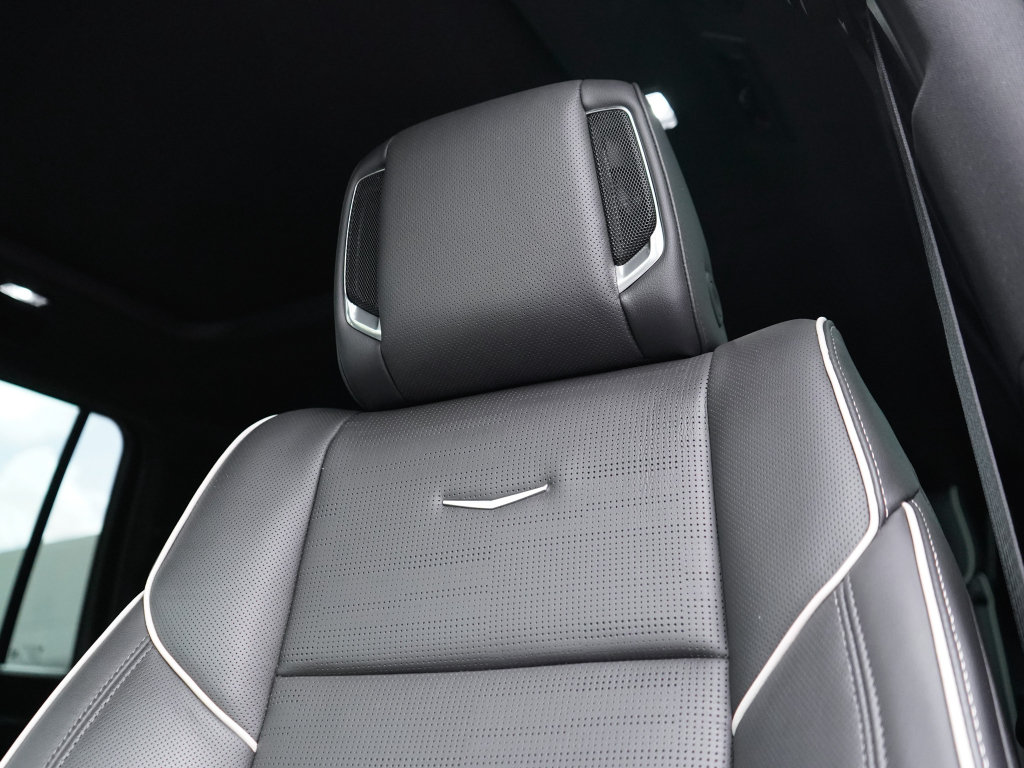 Used 2025 Cadillac Escalade ESV Premium Luxury w/ LPO, Floor Liner Package AWD/4WD image 28
