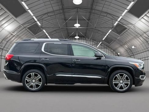 Used 2019 GMC Acadia Denali w/ Technology Package AWD/4WD image 8