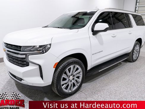 Used 2024 Chevrolet Suburban LT image 2