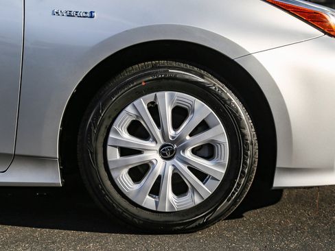 Certified 2020 Toyota Prius L Eco image 9