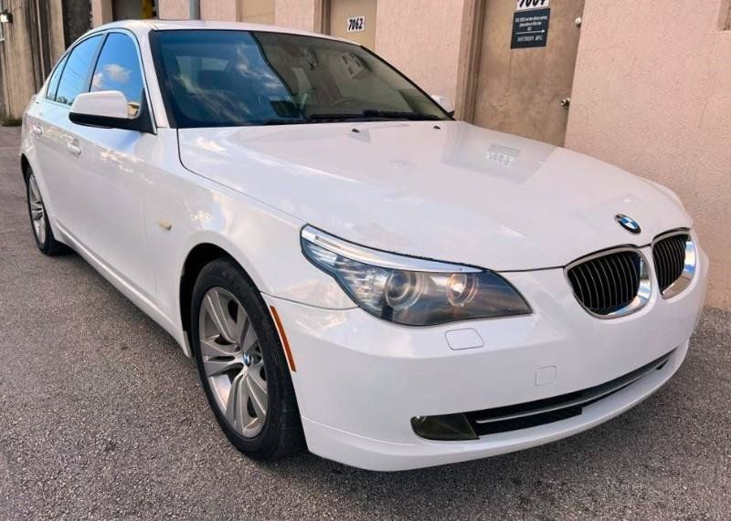 Used 2010 BMW 528i Sedan RWD image 9