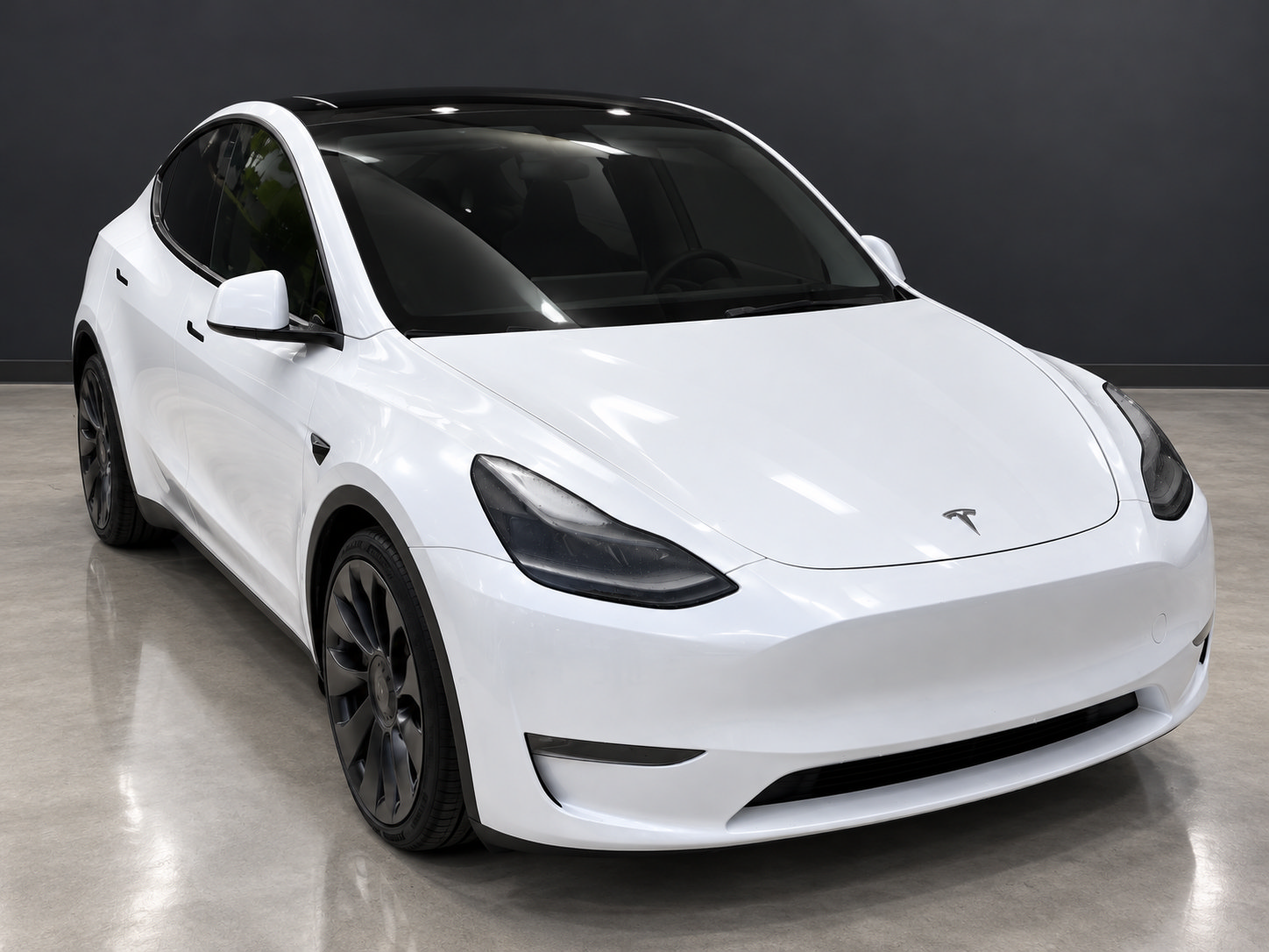 Used 2023 Tesla Model Y Performance AWD/4WD image 2