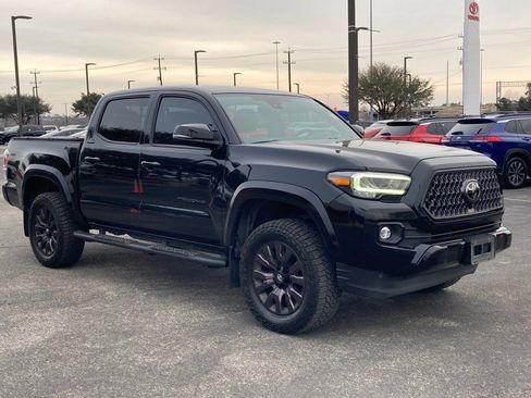 Used 2022 Toyota Tacoma Limited image 3