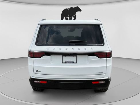 Used 2024 Jeep Wagoneer Series II AWD/4WD image 4