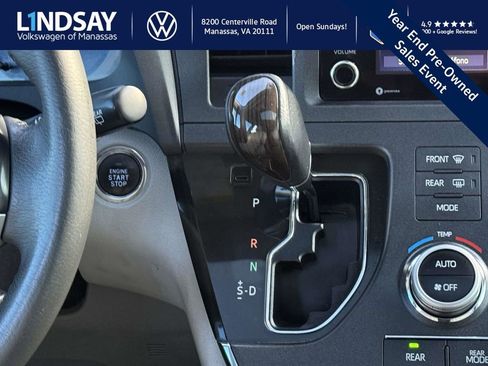 Used 2018 Toyota Sienna XLE image 17
