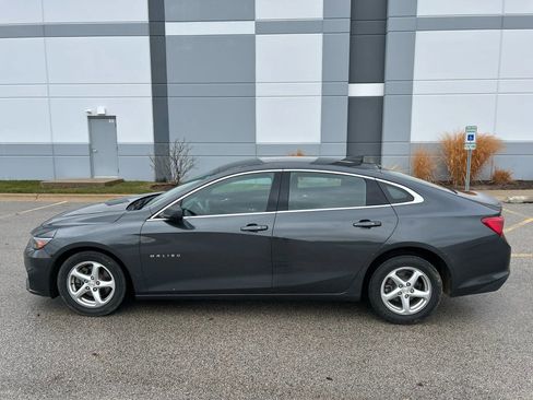 Used 2018 Chevrolet Malibu LS FWD image 2