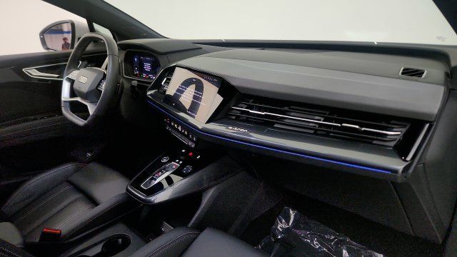 Used 2025 Audi Q4 e-tron Premium Plus w/ Premium Plus AWD/4WD image 35