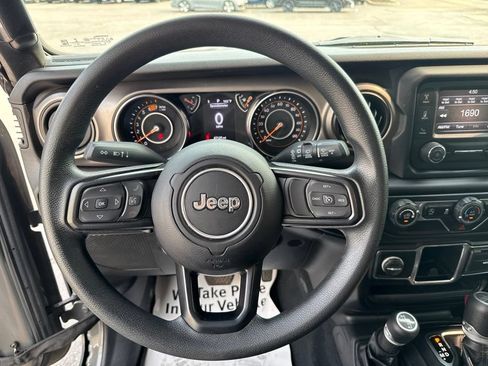 Used 2020 Jeep Wrangler Unlimited Sport AWD/4WD image 13