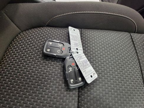 Used 2023 GMC Acadia SLE w/ Driver Convenience Package image 31