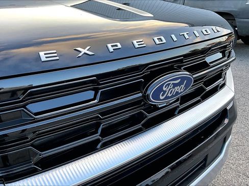 Used 2025 Ford Expedition Max Platinum image 29