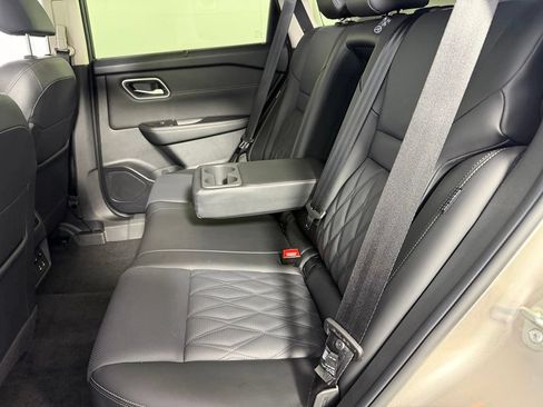 Used 2026 Nissan Rogue Platinum w/ Platinum Premium Package AWD/4WD image 28