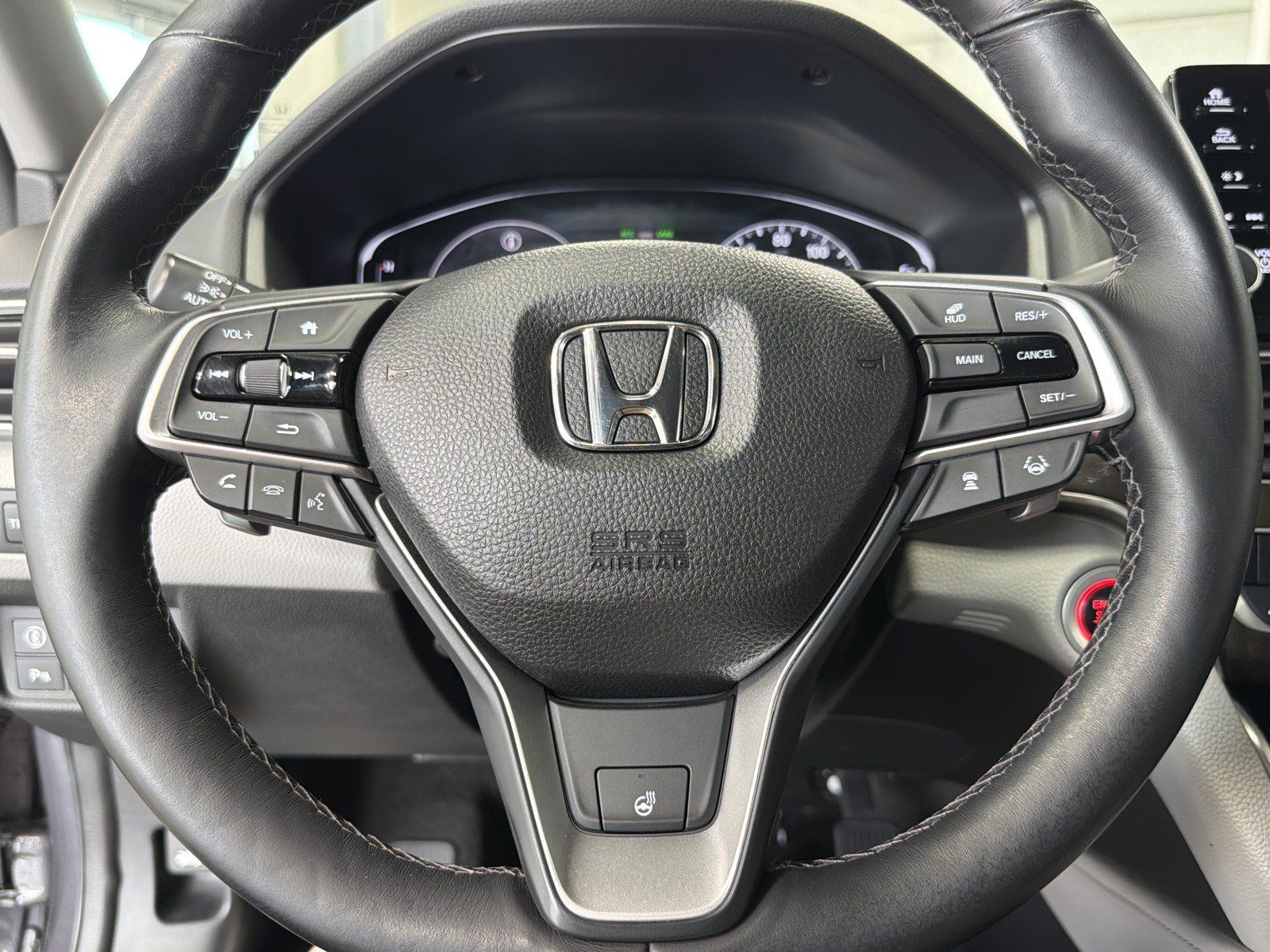 Used 2018 Honda Accord Touring image 24