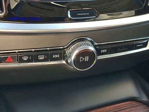 Certified 2025 Volvo V60 B5 Cross Country Plus AWD/4WD image 19