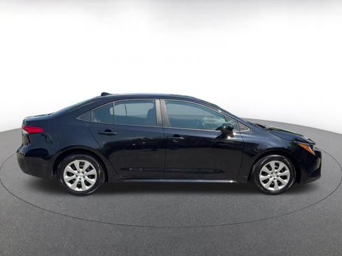 Used 2025 Toyota Corolla LE FWD image 16