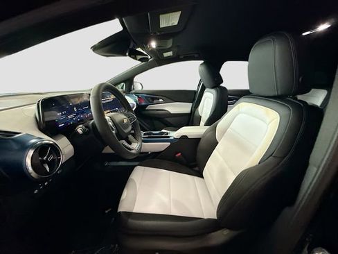 New 2026 Chevrolet Equinox EV LT image 22