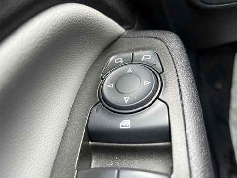 Used 2023 Chevrolet Equinox LT image 42