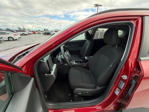 Used 2025 Hyundai Kona SEL image 36