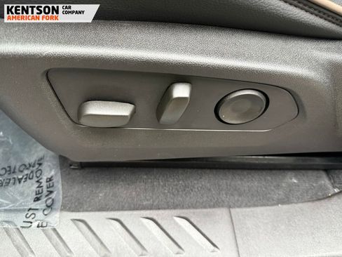 Used 2024 GMC Canyon Denali image 34