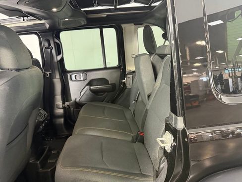 Used 2024 Jeep Wrangler Unlimited AWD/4WD image 23
