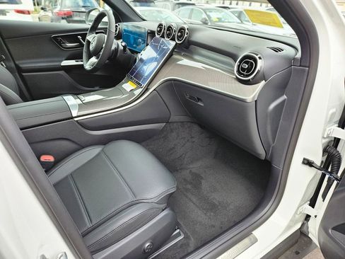New 2026 Mercedes-Benz GLC 300 4MATIC image 9
