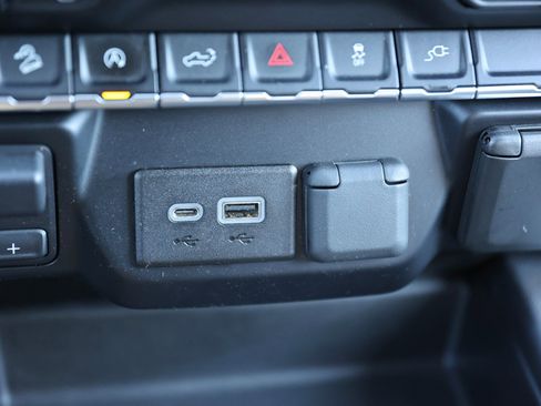 Used 2019 Chevrolet Silverado 1500 RST image 31