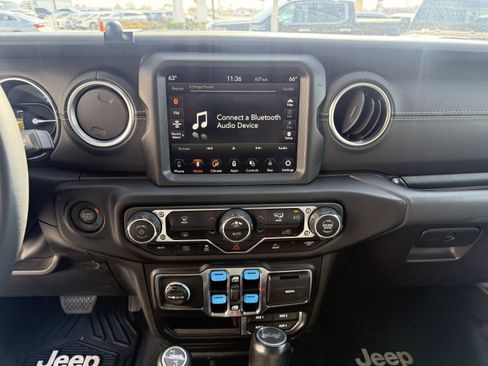 Used 2023 Jeep Wrangler Sahara image 20