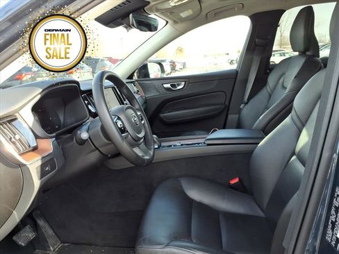 Used 2024 Volvo XC60 B5 Plus image 10