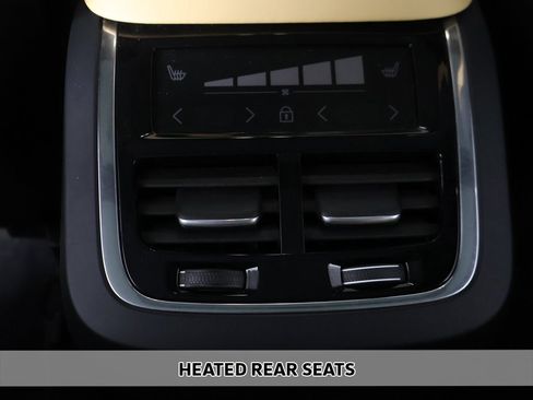 Used 2024 Volvo XC90 B6 Ultimate w/ Protection Package Premier image 10