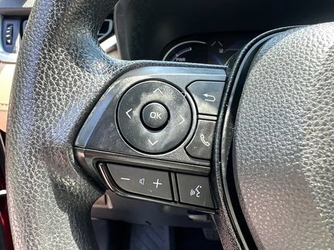 Used 2025 Toyota RAV4 LE AWD/4WD image 28