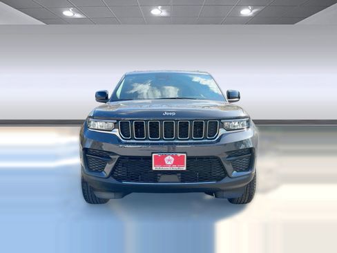 New 2025 Jeep Grand Cherokee Laredo X image 6
