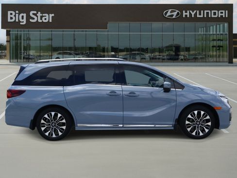 Used 2025 Honda Odyssey Elite image 5