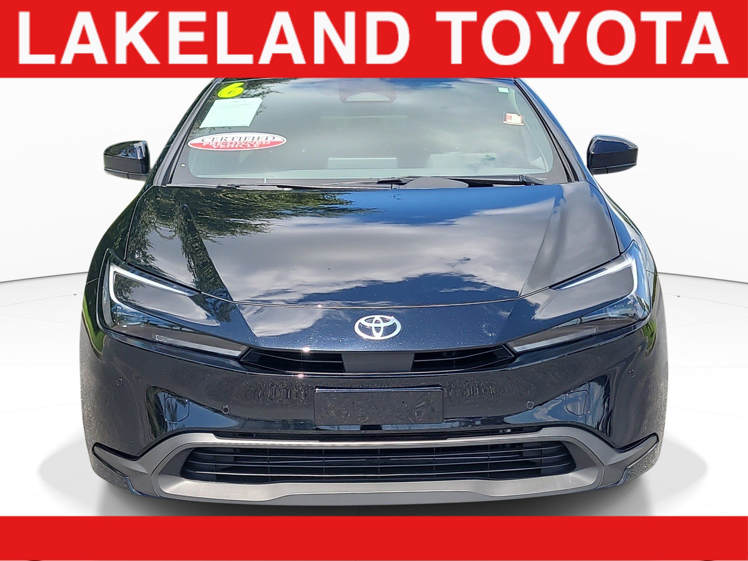 Used 2026 Toyota Prius LE FWD image 1