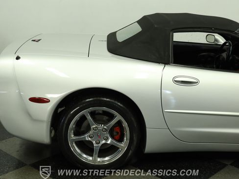 Used 2001 Chevrolet Corvette Grand Sport w/ Preferred Equipment Group2 RWD image 28