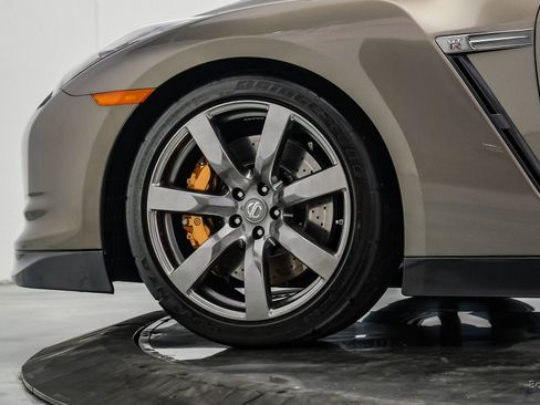 Used 2009 Nissan GT-R Premium AWD/4WD image 95