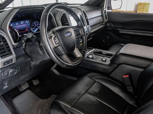 Used 2020 Ford Expedition XLT w/ Equipment Group 202A AWD/4WD image 14
