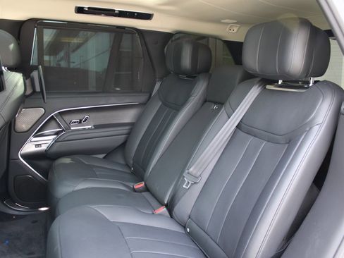 Used 2024 Land Rover Range Rover Autobiography image 48