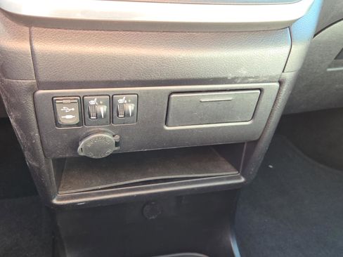 Used 2016 Toyota Sienna image 30