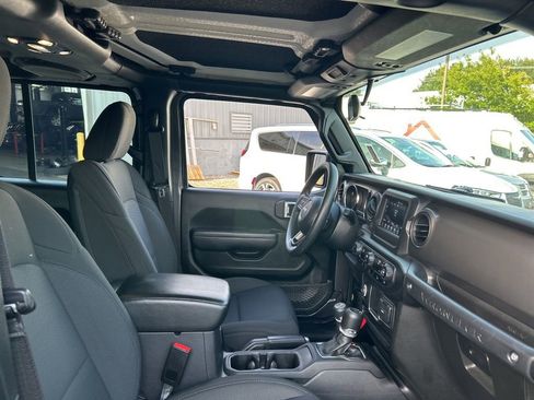 Certified 2022 Jeep Wrangler Unlimited Sport image 35