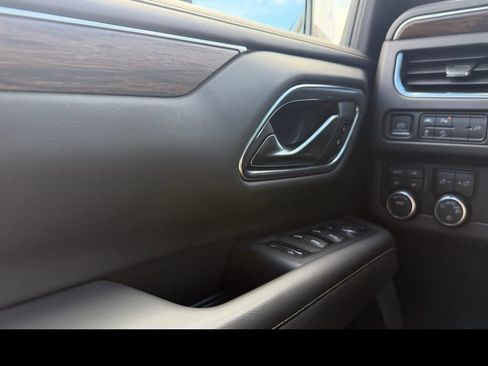 Used 2021 Chevrolet Suburban Premier AWD/4WD image 23