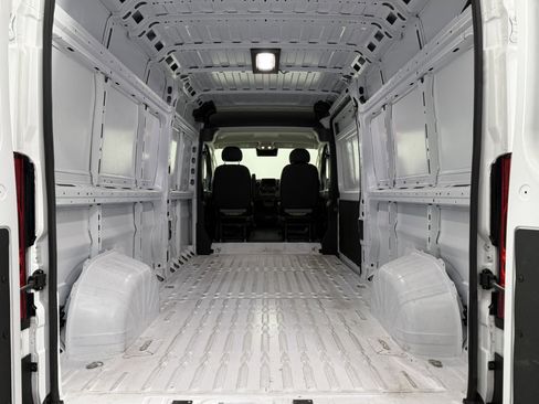 Used 2026 RAM ProMaster 2500 w/ Convenience Group FWD image 7